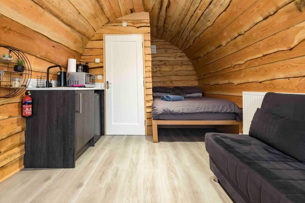 Greenview Glamping Pods * Hilltown